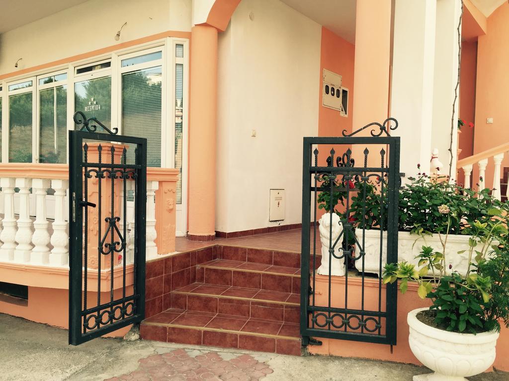 Apartments Delfin Улцинь Екстер'єр фото