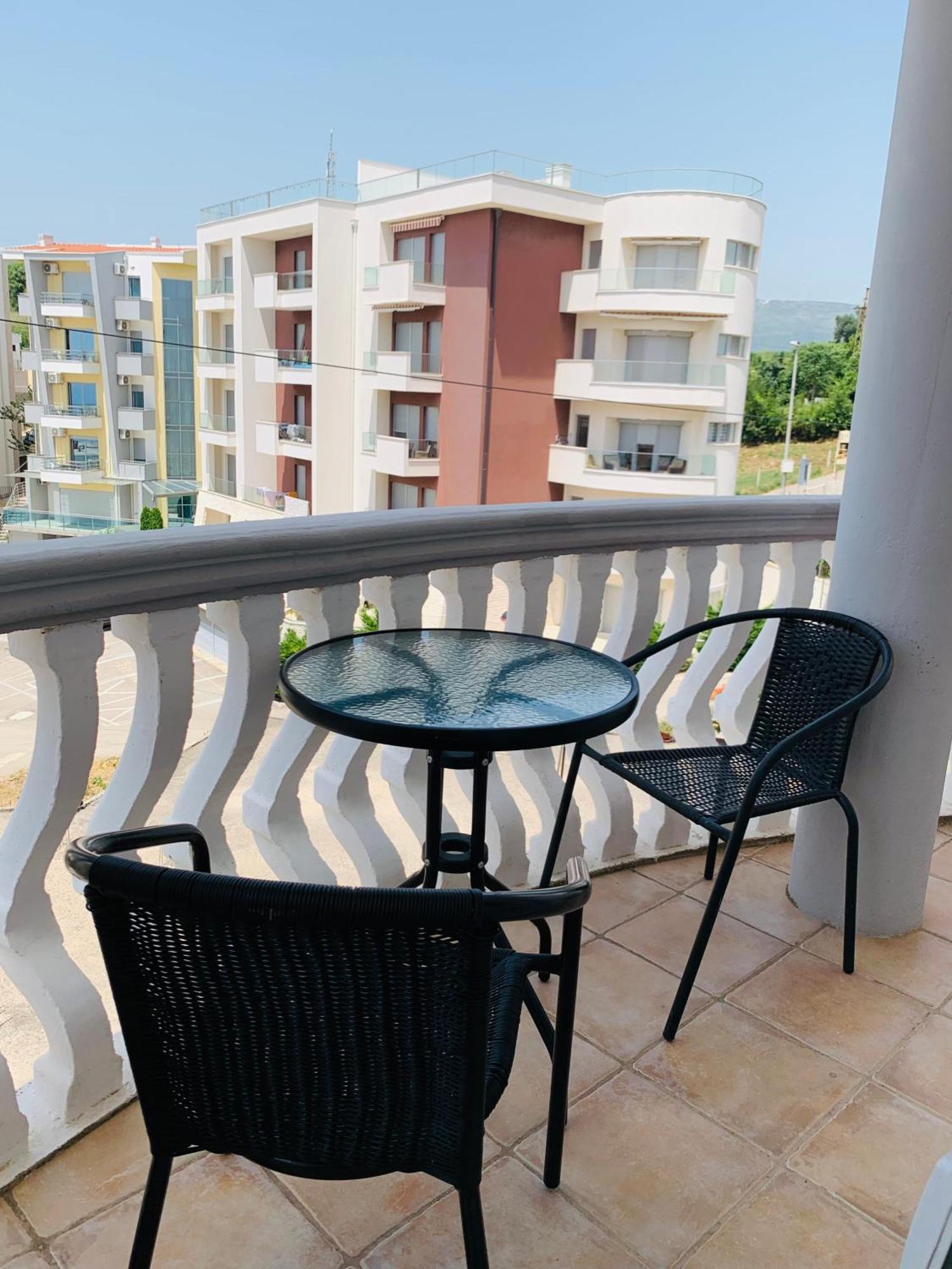 Apartments Delfin Улцинь Екстер'єр фото