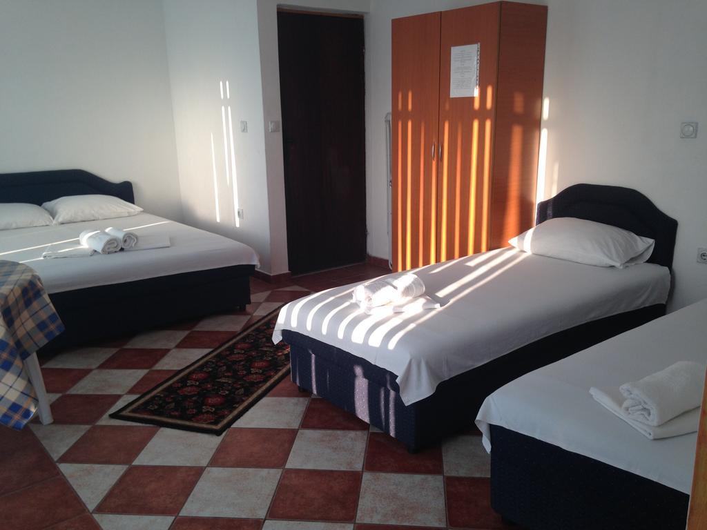 Apartments Delfin Улцинь Екстер'єр фото