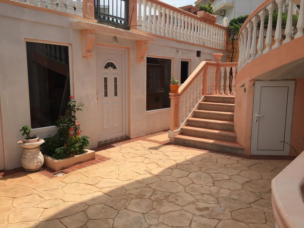 Apartments Delfin Улцинь Екстер'єр фото