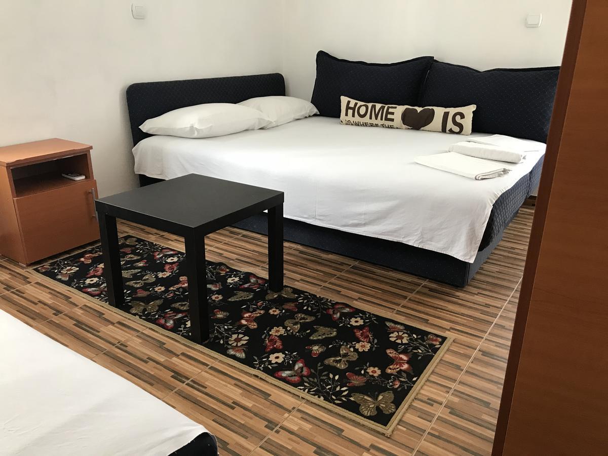Apartments Delfin Улцинь Екстер'єр фото