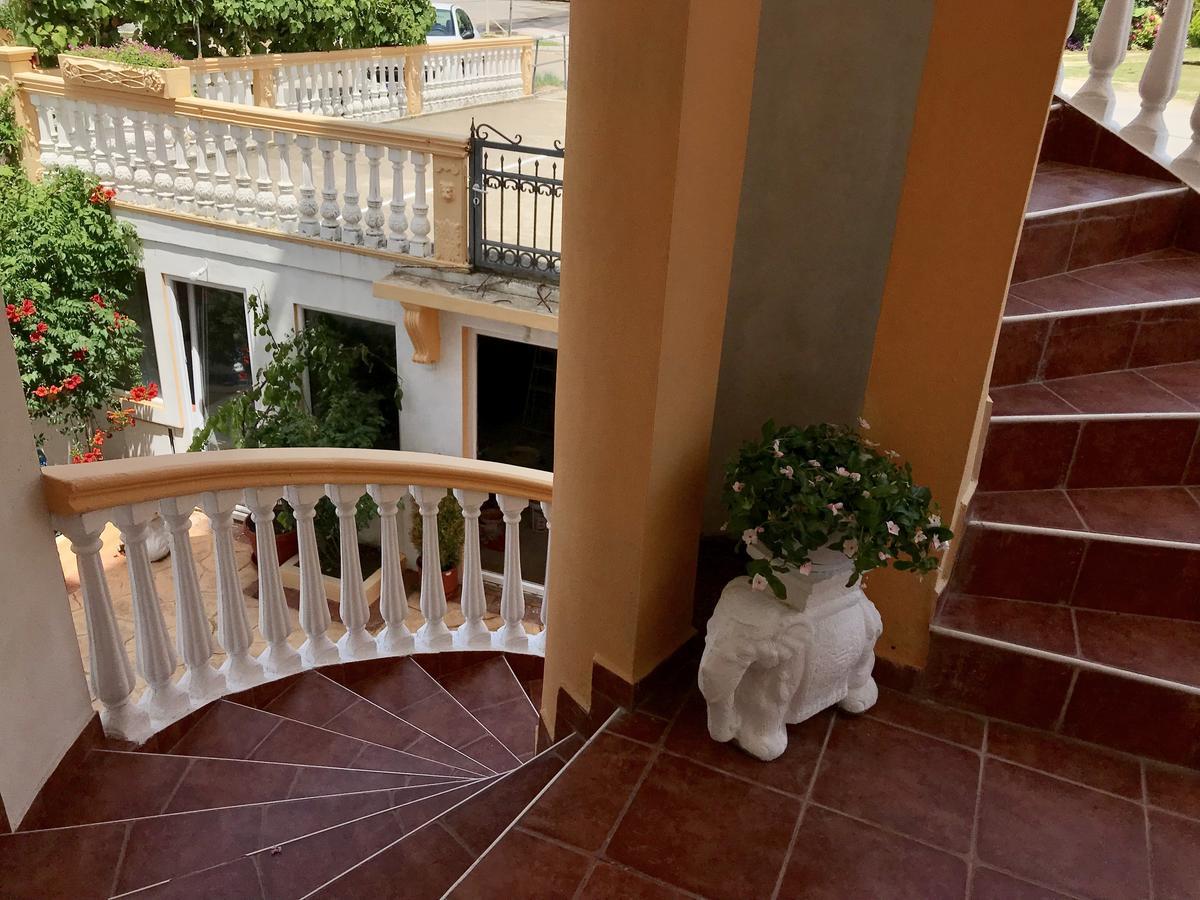 Apartments Delfin Улцинь Екстер'єр фото